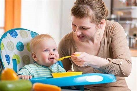 أهمية التغذية السليمة للرضيع - جدول تغذية الطفل حتى عمر السنة