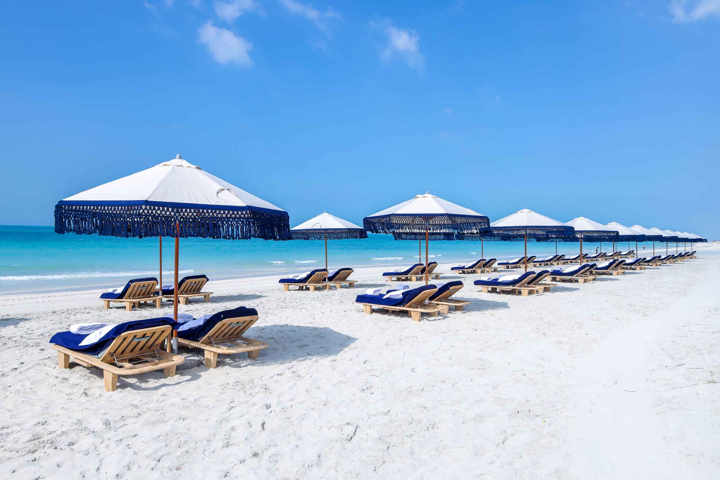 شاطئ جزيرة السعديات